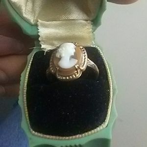 Cameo ring